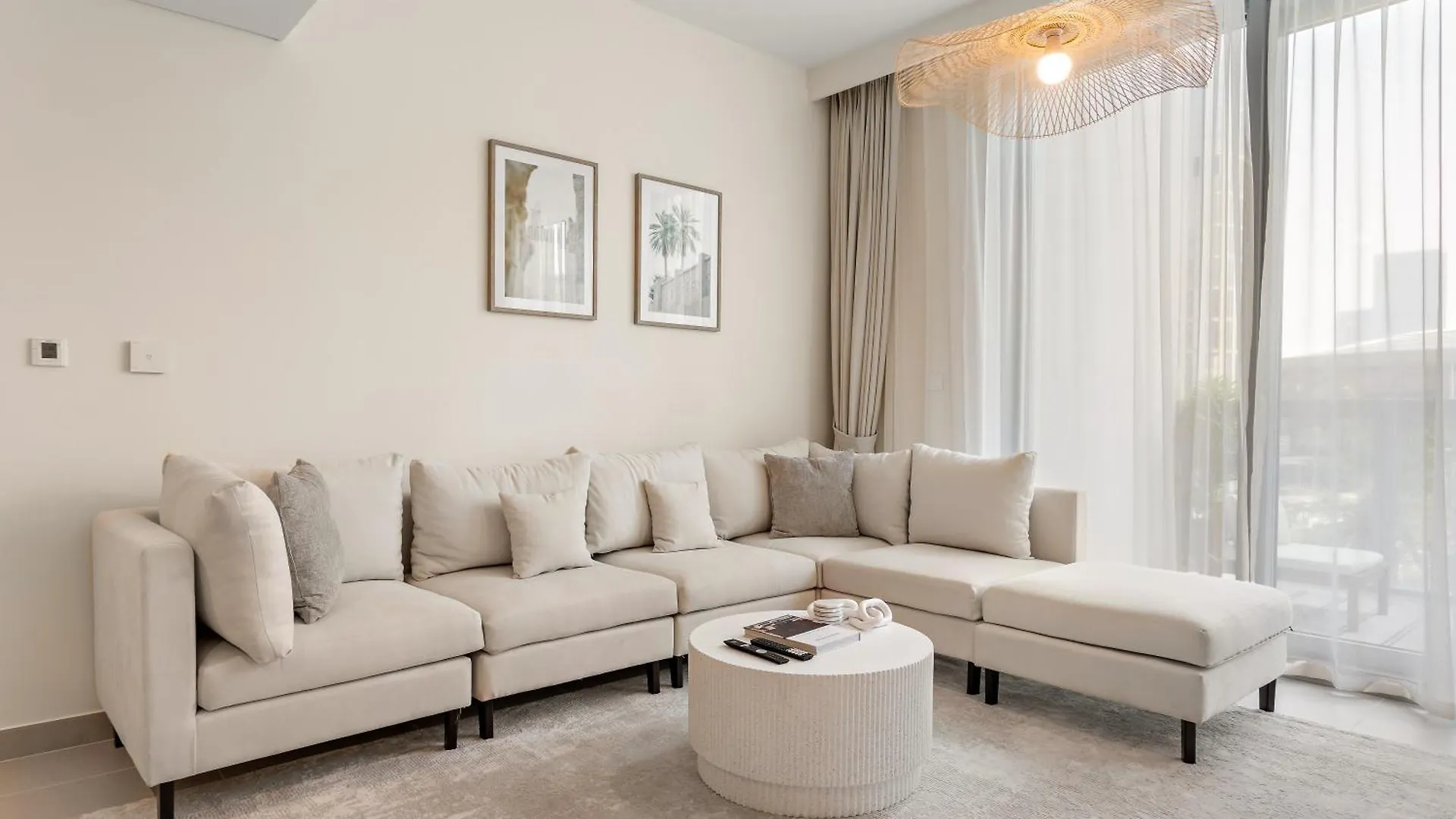 Superb 1Bed With Pool & Gym Near The Burj Khalifa Apartment Dubai United Arab Emirates